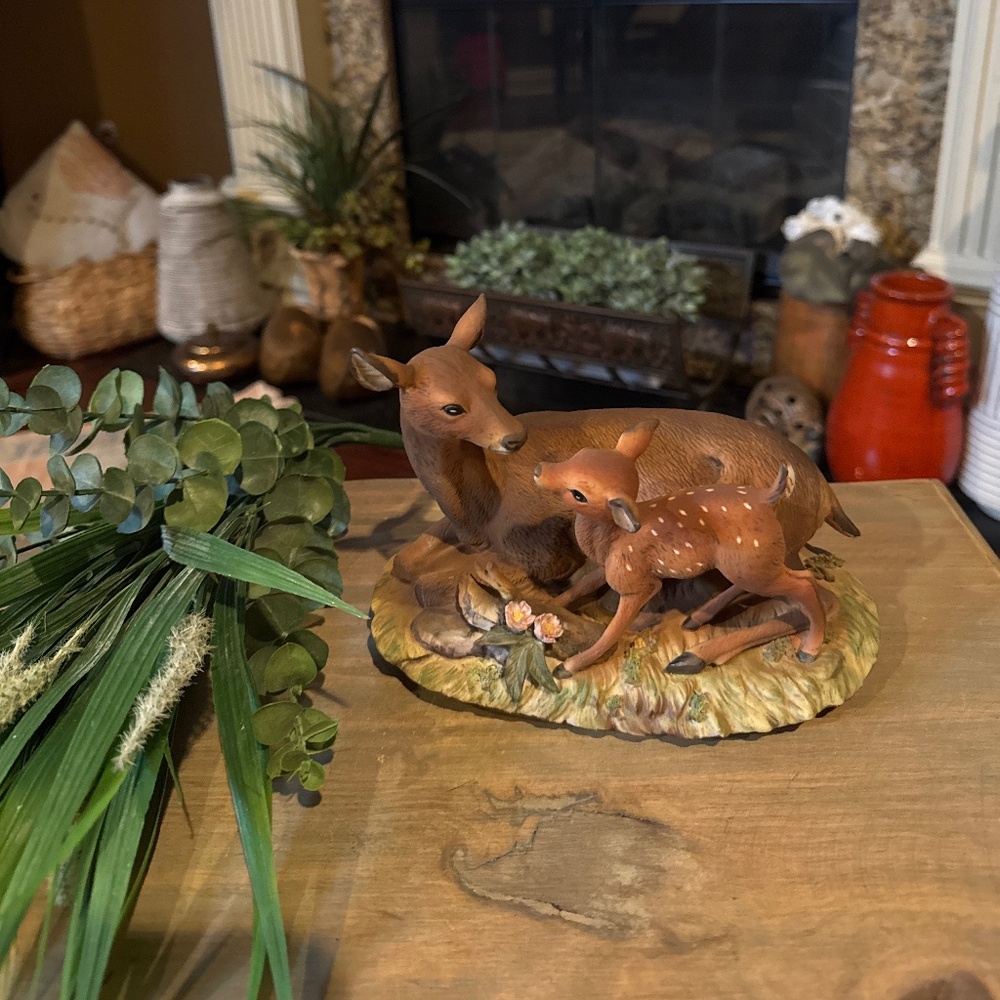 6.5” x 5”; 1979 VTG Masterpiece Porcelain by Homco Doe and Fawn Deer Figurine